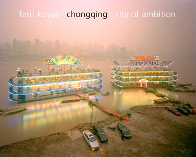 Ferit Kuyas "Chongqing - City of ambition" - recenzja