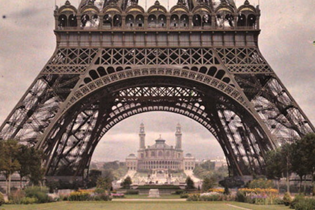 Paryż w kolorze na zdjęciach sprzed 100 lat