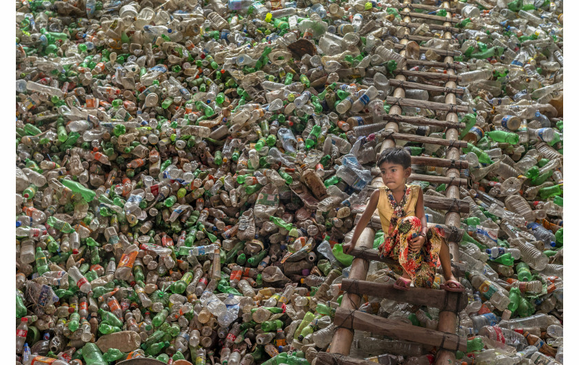 fot. Subrata Dey, Environment Confined in Plastic