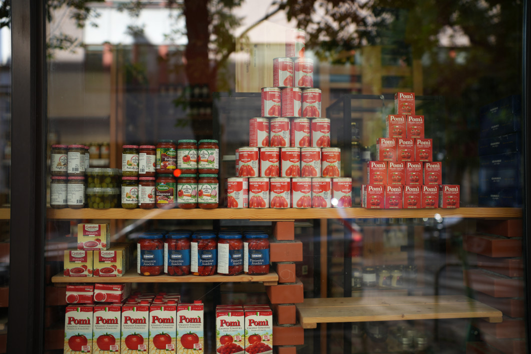 1/250 s, f/1.2, ISO 100, 35.0 mm