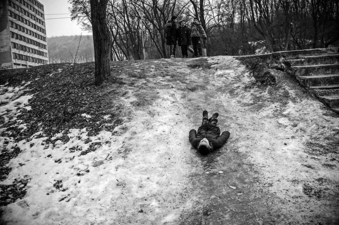 fot. Damian Lemański, z cyklu "Kids of Lunik IX" / Urban Photo Awards 2022