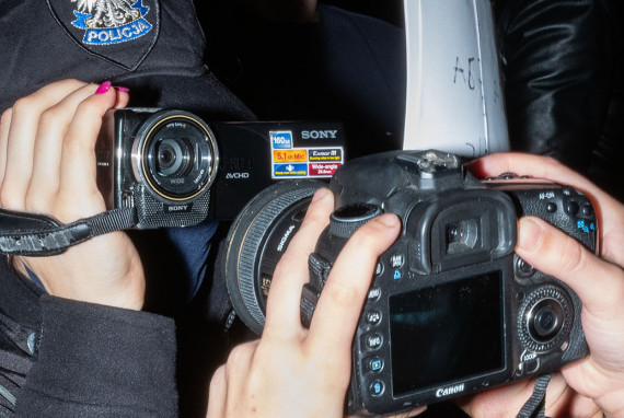 „Ciemno w dzień, ciemno w nocy” - nowy photobook Michała Adamskiego