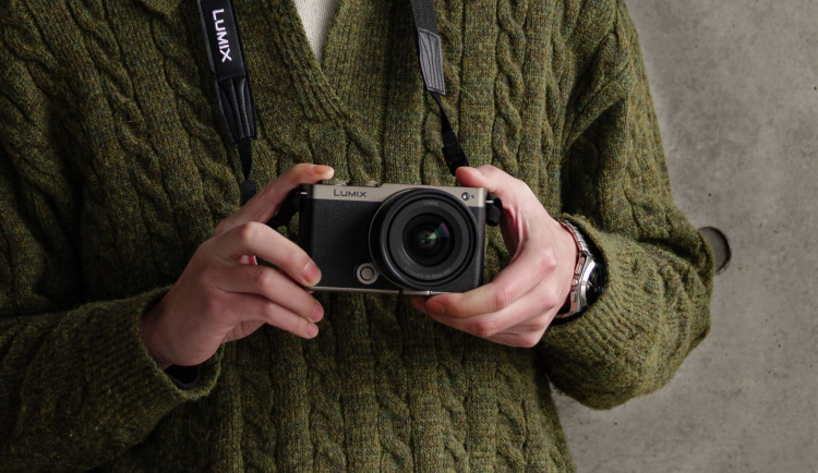 Panasonic rozszerza linię LUMIX S9 o nową, elegancką wersję kolorystyczną Black Titanium