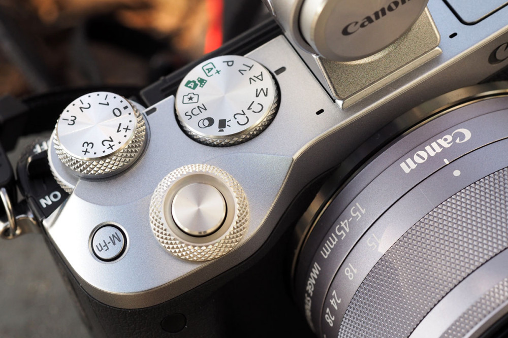 Canon EOS M6 Zdjęcie pokręteł