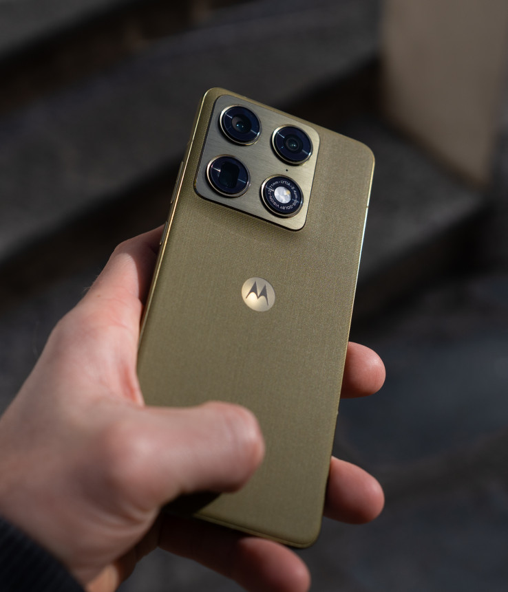 Motorola wchodzi do fotograficznego ringu. Co potrafią aparaty motoroli signature?