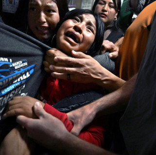 Zdjęciem „Rozdzieleni przez ICE” Carol Guzy wygrywa konkurs World Press Photo 2026