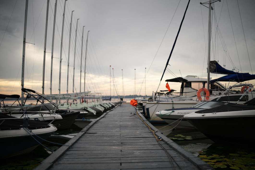 1/3200 s, f/1.3, ISO 100, 35.0 mm