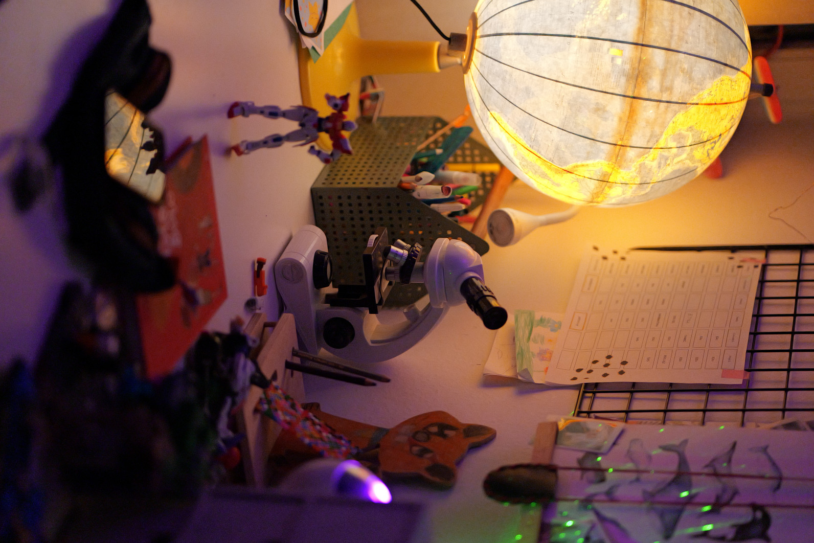 1/320 s, f/1.8, ISO 12800, 85.0 mm