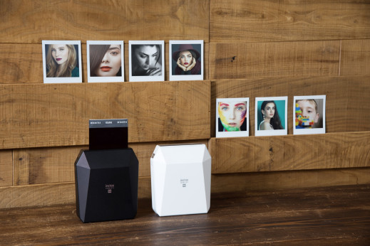 Wywoływanie zdjęć ze smartfona w kwadratowym formacie? To możliwe dzięki drukarce Instax Share SP-3 SQ