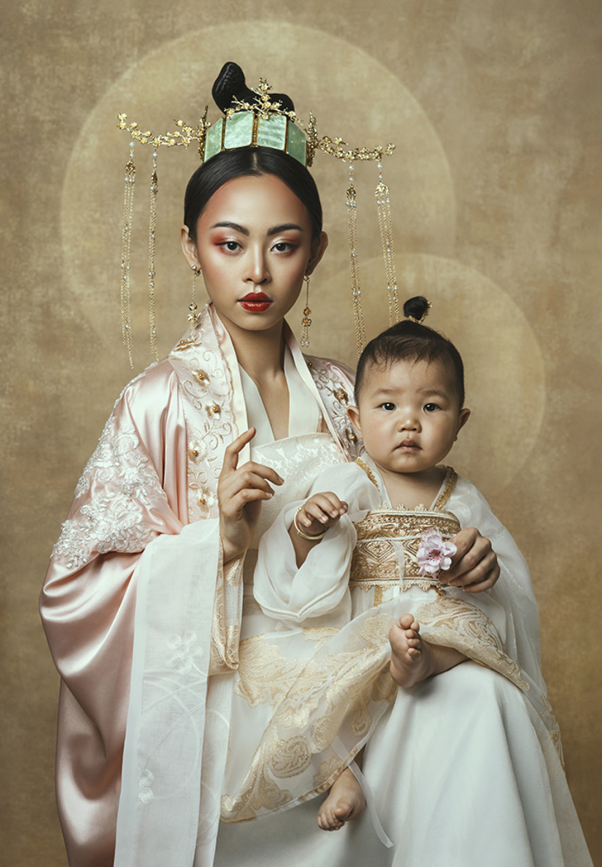 fot. Katarzyna Bajda-Rusztowicz, nominacja w kat. Portrait, "Lady of China and Child"