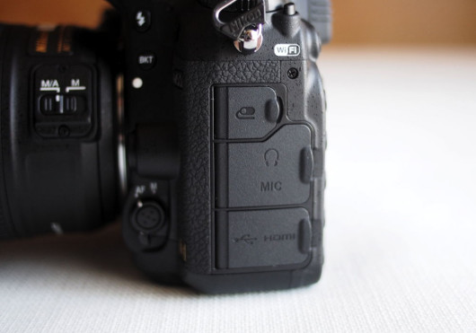 D750 złącza