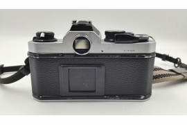 Nikona FM2 wraz z obiektywem 28 mm - zestaw używany przez Mary Ellen Mark
