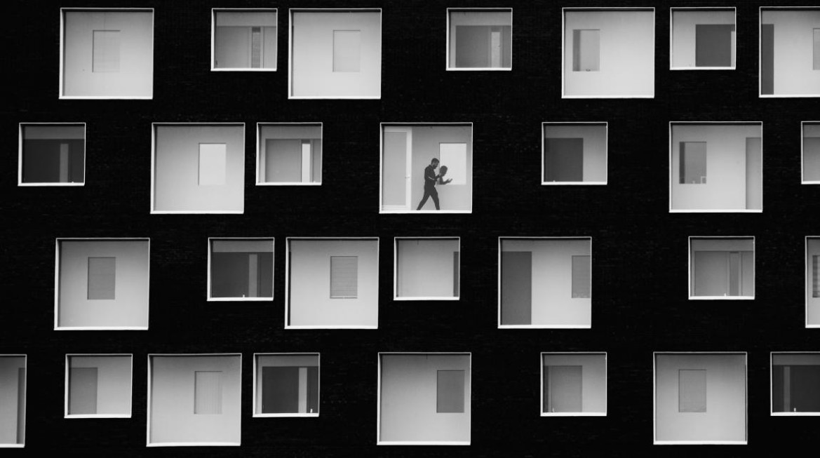 fot. Fleeting Pictures, "Thinking in Boxes" / Urban Photo Awards 2022