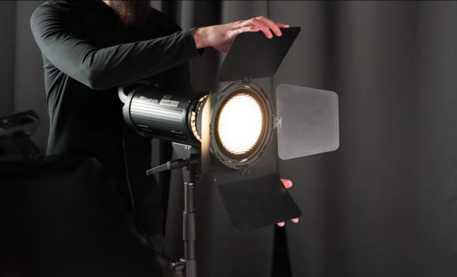 Nowe, mocniejsze lampy z serii Quadralite VideoLED