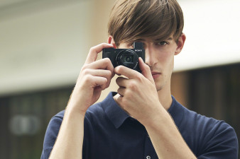 Sony Cyber-shot HX99 i HX95 - kieszonkowe kompakty z dotykowym ekranem, wizjerem, filmami 4K i wykrywaniem oka