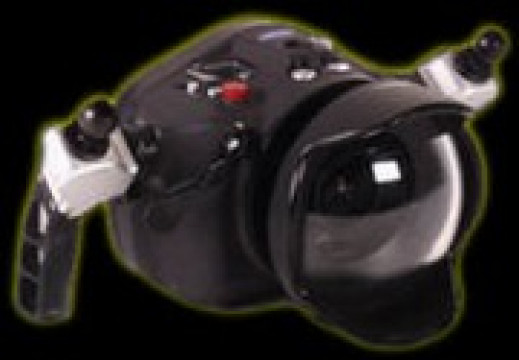 Nikon D100 wędruje pod wodę