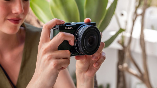 Panasonic prezentuje obiektyw Lumix S 26 mm f/8 i zapowiada 18-40 mm