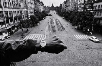 Josef Koudelka: Invasion Prague 68 - dokumentalny klasyk wraca na półki 