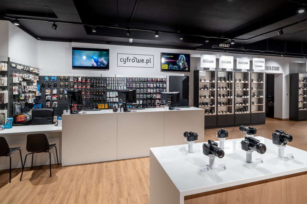 Dobry sklep fotograficzny, czyli jaki? Rozmawiamy z przedstawicielem Cyfrowe.pl