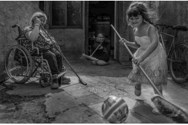 fot. Constanza Portnoy, LIFE FORCE: WHAT LOVE CAN SAVE, I miejsce w kategorii "Storyboard" Siena International Photo Awards 2019