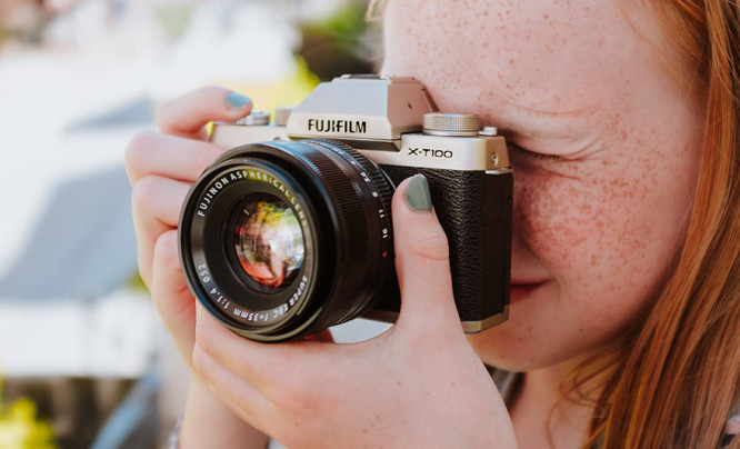 10 cech idealnego aparatu na wakacje. Sprawdź zanim kupisz