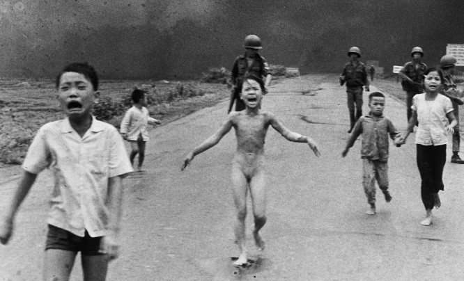 Afera Napalm Girl: World Press Photo zawiesza autorstwo Nicka Uta