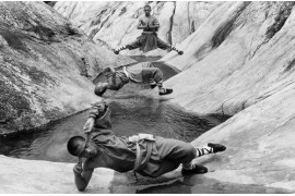 Tomasz Gudzowaty & Robert Bogusławski, TGP/Focus, fotografia pochodzi z reportażu o klasztorze Shaolin, uhonorowanego II nagrodą World Press Photo 2003 w kategorii "Sport - stories"