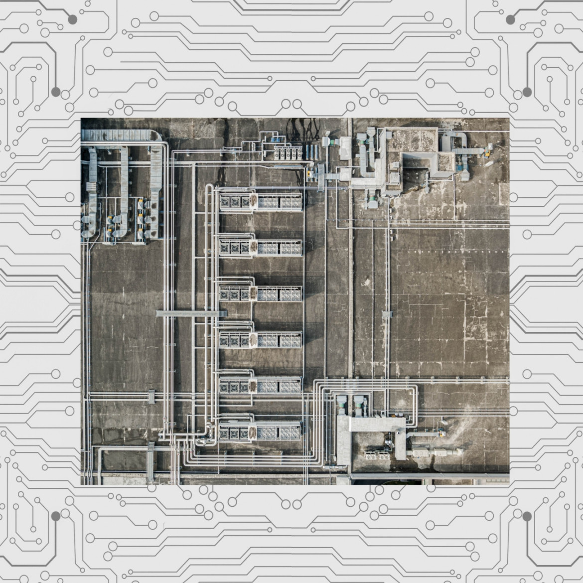 Fot. Zhang Xiangsheng, "Assemble the city", 2. miejsce w kat. Series / Drone Photo Awards 2024<br></br><br></br>Podczas sesji zdjęć lotniczych fotograf natknął się na budynki, które uderzająco przypominały komponenty komputerowe. Zaintrygowany tą obserwacją, zaczął zauważać więcej struktur architektonicznych, które przypominały części komputerowe. Odizolowując te budynki od otoczenia, dokładnie zbadał ich strukturę i funkcję. Dla niego struktury te symbolizują krajobraz miejski jako ogromną maszynę, misternie połączoną z ludźmi odgrywającymi główną rolę w jej wewnętrznym działaniu. Poprzez tę eksplorację starał się zrozumieć mechanizmy operacyjne miasta.