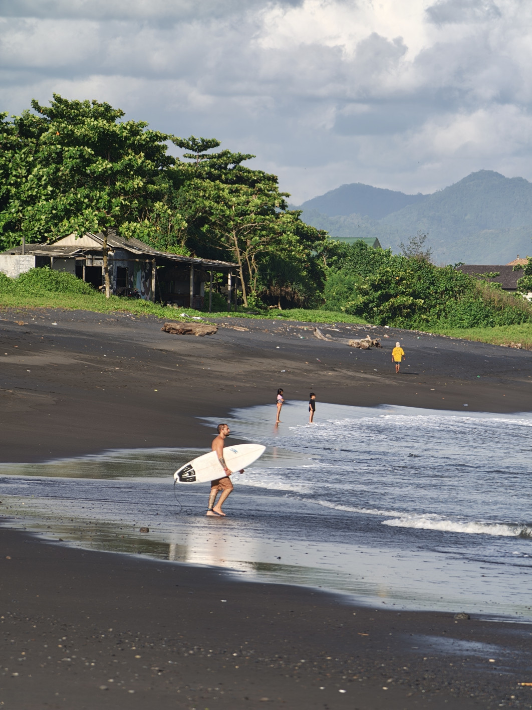 1/291 s, f/2.1, ISO 50, 16.5 mm