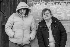 fot. Magdalena Grela, niewidome Teresa Biało i Anna Żak, Tarnobrzeg 2018