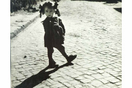 fot. Zofia Rydet, "Little z cyklu mały Mały człowiek", cena wywoławcza 1500 zł, cena uzyskana 2700 zł