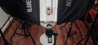 Fotografia produktowa pod e-commerce - poradnik Jakuba Kaźmierczyka