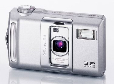 Sanyo Japan prezentuje Xacti DSC-J1
