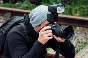 Canon wprowadza na rynek lampę błyskową Speedlite EL-1 w wersji 2