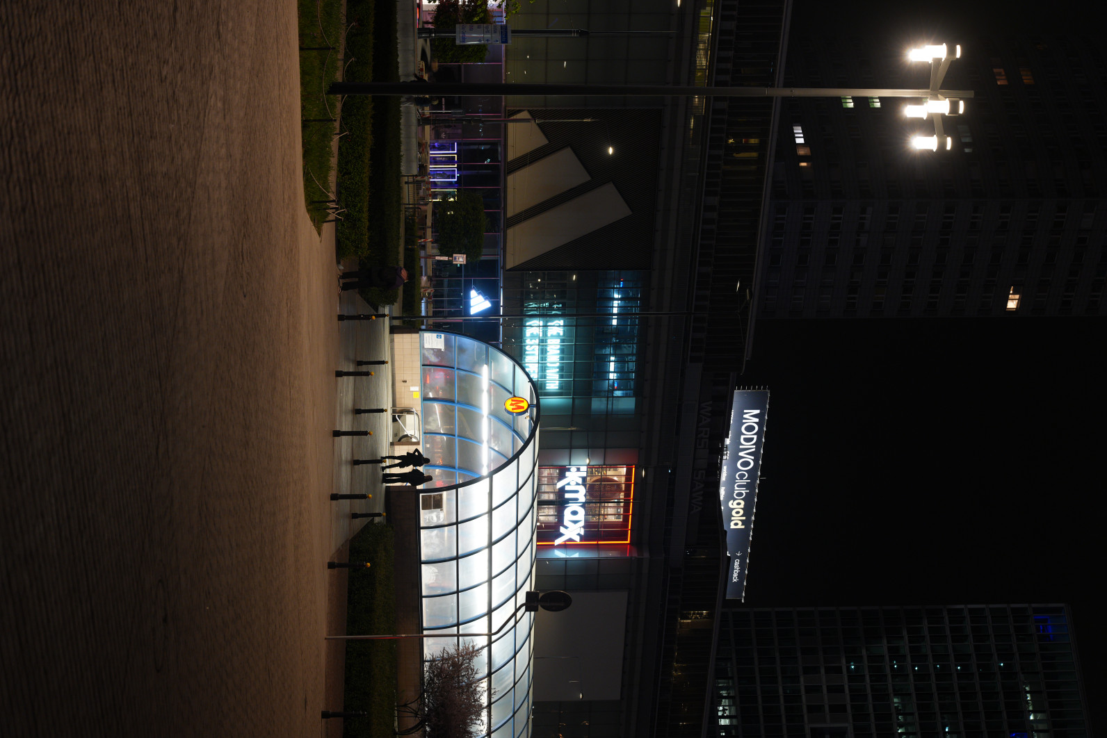 1/40 s, f/2.8, ISO 1000, 70.0 mm
