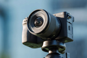 Viltrox AF 9 mm f/2.8 Air - tani, kompaktowy i z autofokusem. Atrakcyjny szeroki kąt do APS-C