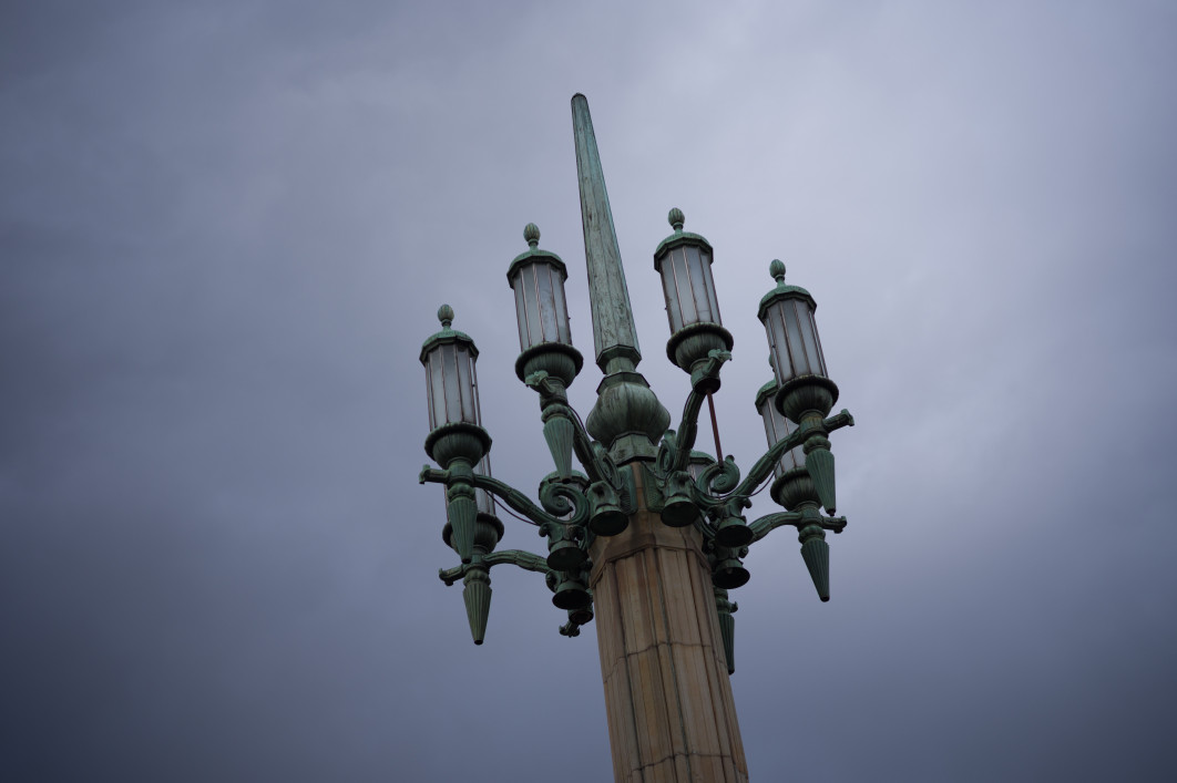 1/125 s, f/1.4, ISO 400, 75 mm