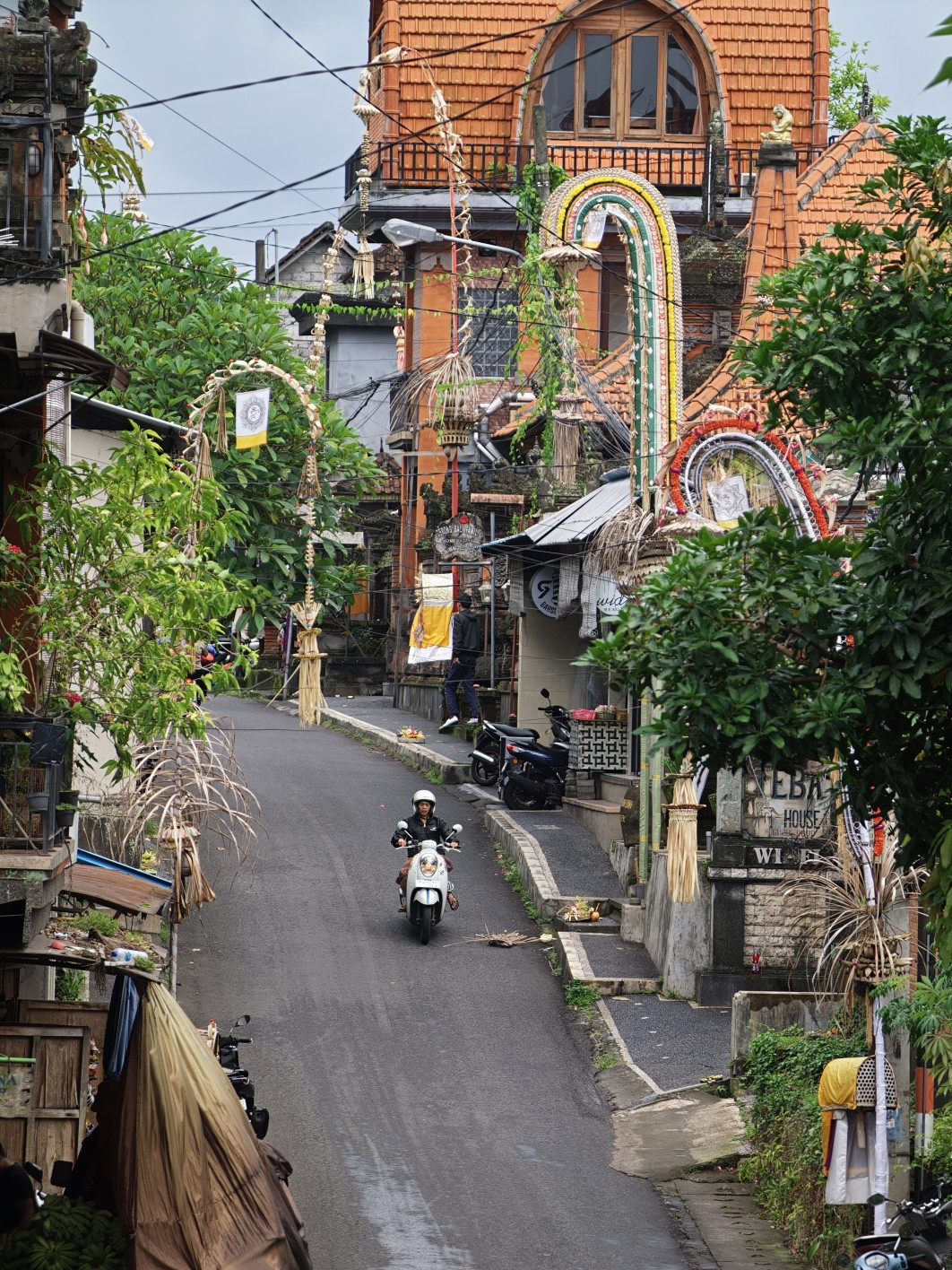 1/200 s, f/2.1, ISO 125, 16.5 mm