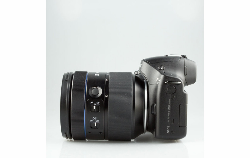 Samsung NX 30 wraz z obiektywem Samsung 16-50 mm f/2-2,8 S ED OIS
