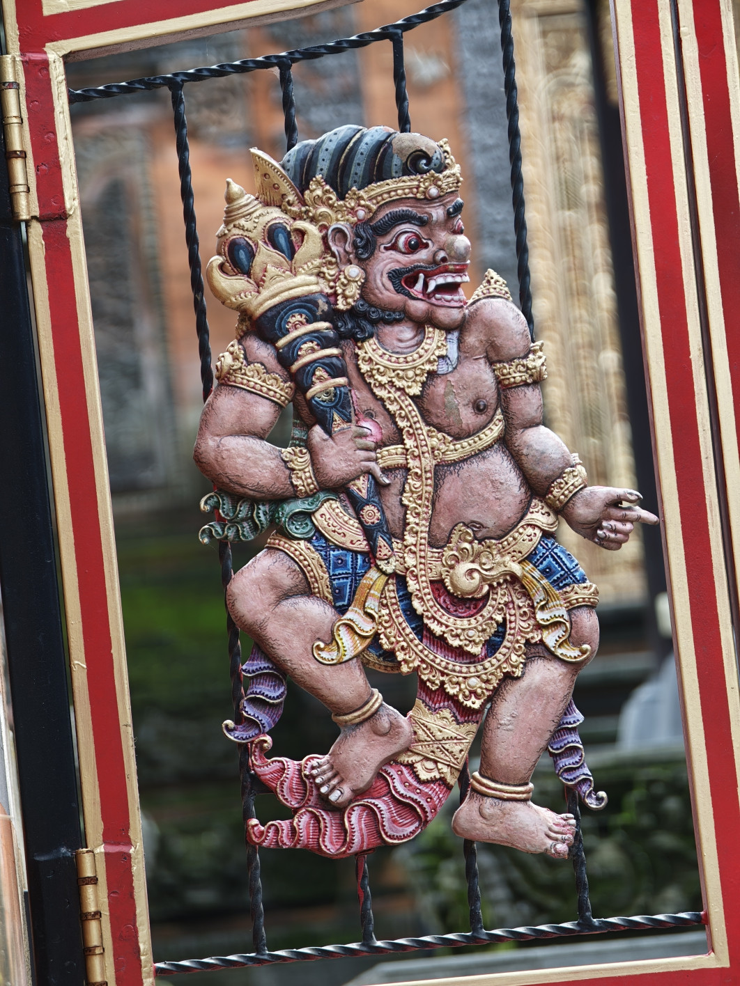 1/162 s, f/2.1, ISO 200, 16.5 mm