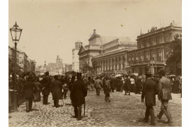 fot. Konrad Brandel. Mieszkańcy Warszawy na Krakowskim Przedmieściu, ok. 1895.  Muzeum Warszawy