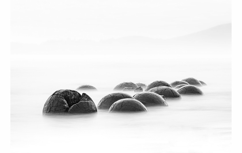 fot. Maciej Karpiński, nominacja w kat. landscape, Moeraki Boulders 14