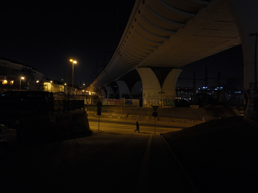 1/12 s, f/4, ISO 6400, 35.0 mm