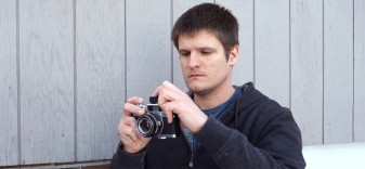 Reveni Labs - miniaturowy światłomierz, dzięki któremu znów weźmiesz do ręki starego analoga