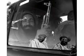 fot. Krzysztof Miller, Afganistan - Majdan Shar 25.11.2001 Wojna z Talibami. Żołnierze sojuszu północnego komendanta Sajafa wyruszają na front pod Kabul. 