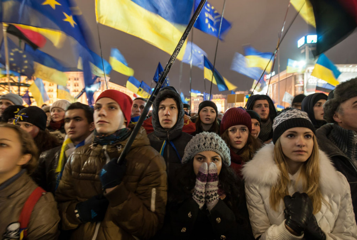 ROMAN KOSZOWSKI, GOŚĆ NIEDZIELNY. Wieczór niepodpisania przez Wiktora Janukowicza umowy z UE to jedna z ostatnich chwil pokojowych manifestacji. Kilkadziesiąt godzin później, w środku nocy milicja brutalnie zaatakowała pikietujących.