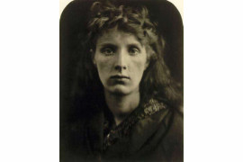 fot. Julia Margaret Cameron "The Mountain Nymph. Sweet Liberty" 1866 (www.masters-of-photography.com/)