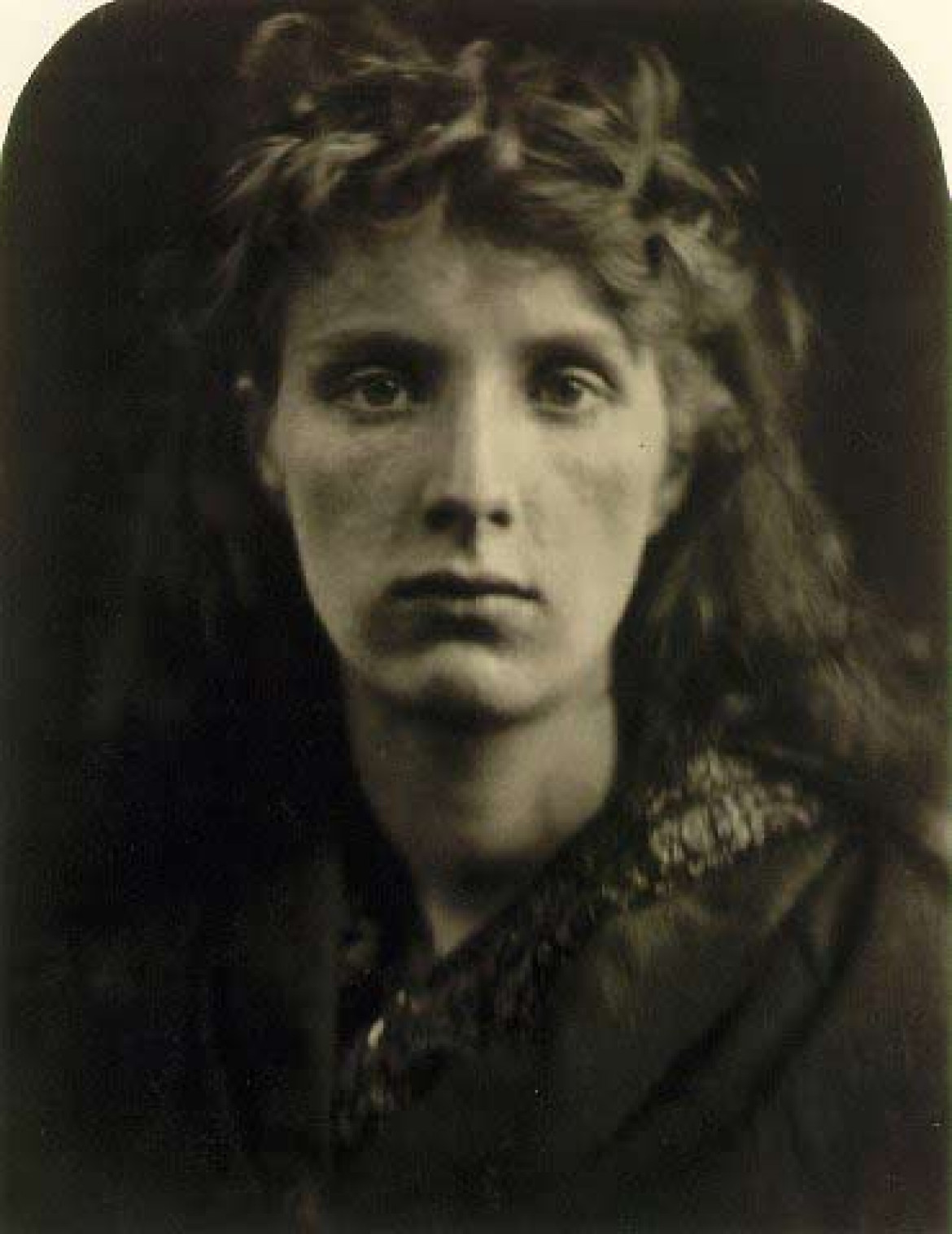 fot. Julia Margaret Cameron "The Mountain Nymph. Sweet Liberty" 1866 (www.masters-of-photography.com/)