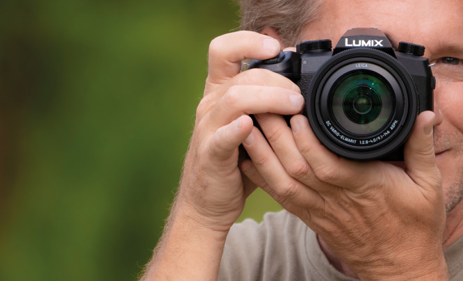  Panasonic Lumix FZ1000 II - 16-krotny zoom optyczny w ergonomicznym korpusie