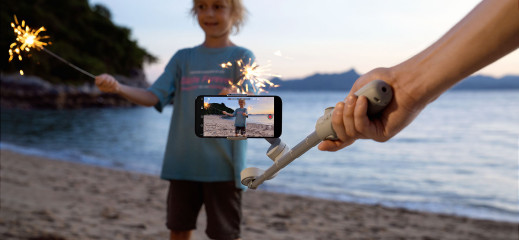 DJI OM 5 - 3-osiowy gimbal i selfie stick do smartfonów w jednym
